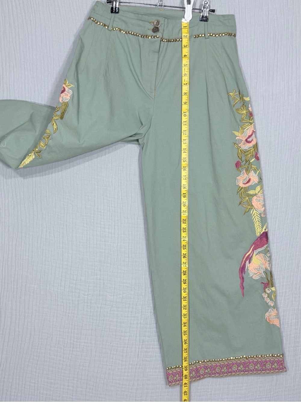 Embroidered Wide-Leg Green Pants with Floral & Bird Detail - Picture 5 of 9